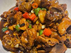 -阿瓦山寨·湘菜现炒·剁椒鱼头王(咸阳总店)