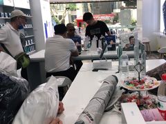 -荣耀授权专卖店(黄浦浙江中路店)