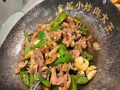 -费大厨辣椒炒肉(高铁吾悦广场店)