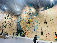-ROCKPLUS攀岩馆(环宇城店)