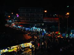 -周日夜市