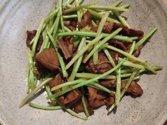 榆耳藜蒿小炒-七色云蔬食(喜邻里店)