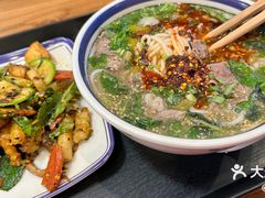 -云阿蛮云南生烫牛肉米线(奉贤路店)