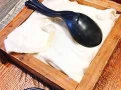 -刘姐啤酒鱼民族演艺餐厅(西街总店)