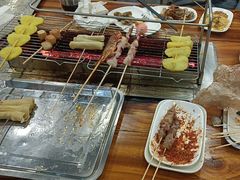-哈尔滨小酒馆·鲜肉现穿自助烧烤(康新花园店)