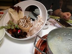 -洪氏嗨捞·猪肚鸡火锅(阳光天地店)