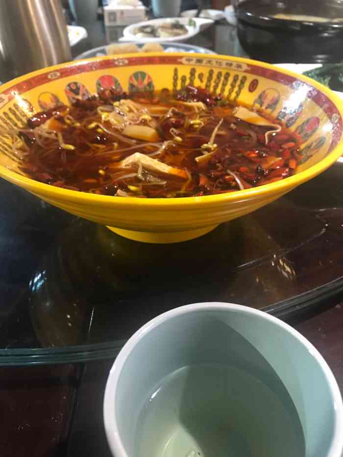 五味巷子生活主题餐厅-"味道不错,尤其话梅小排很赞,别的菜就比较.