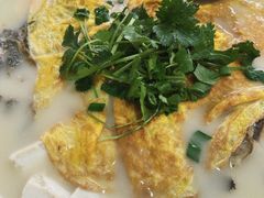 徽府大鱼头炖豆腐-巢湖名吃·徽府农家菜(半汤店)