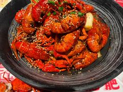 -肥肥虾庄·金牌油焖大虾(汉街SKP店)