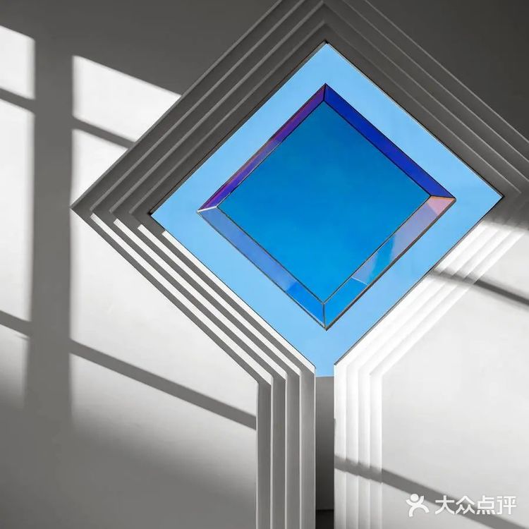 用艺术化的手法 ，造一个时空驿站！