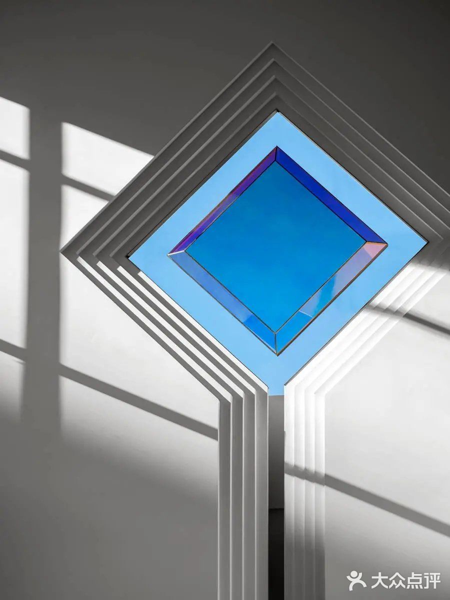 用艺术化的手法 ，造一个时空驿站！