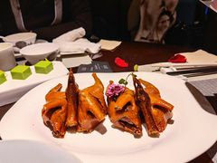 烤乳鸽-江上荟·创意中国菜(绿地缤纷城店)