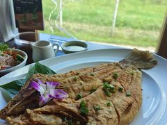 -Chom Cafe and Restaurant