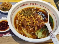 招牌红烧牛肉米粉-呷佬·长沙手工米粉(金沙江路店)