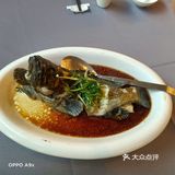 来了几个朋友，一进店门就有人问我们有没有预留好位子