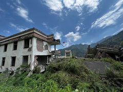 -四川汶川特大地震漩口中学遗址