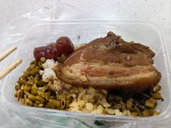 -梁阿婆廿年老牌扣肉糯米饭