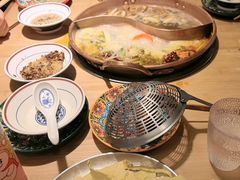 -洱火云南酸菜牛肉火锅(石景山当代商城店)