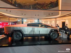 -TESLA 特斯拉(上海太古汇体验店)