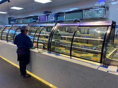 面包甜点陈列柜-蚝英雄鲜蚝自助专门店(长楹天街直营店)
