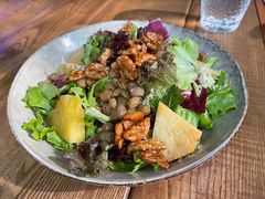 烤菠萝色拉-Golden Lily河内巴黎法越料理餐厅(建国西路店)