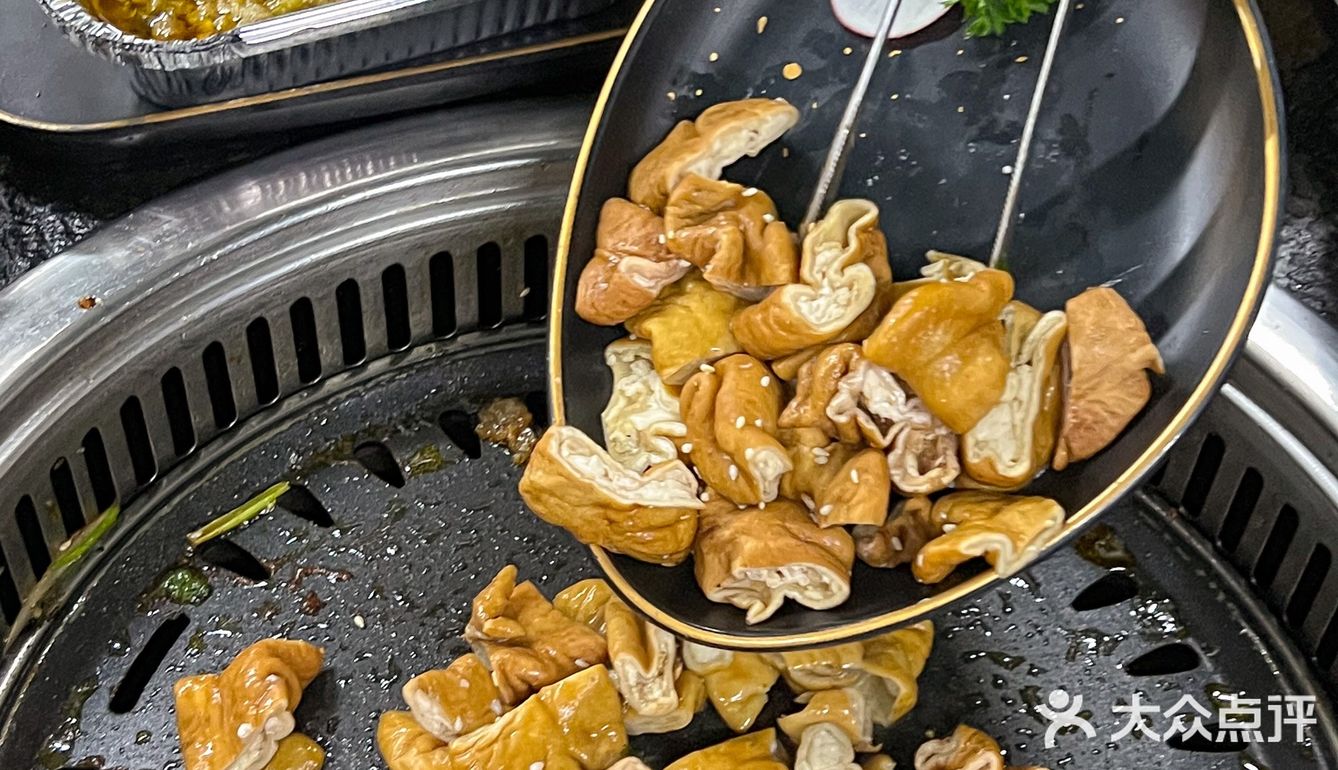 啊啊啊！在东门吃到了超好吃的烤肉[流泪]人均50！