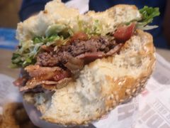 -The Habit Burger Grill 哈比特汉堡(复兴soho店)