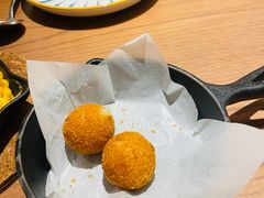 -必胜客(WOW阿罗海店)