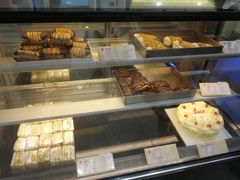 面包甜点陈列柜-上海哈尔滨食品厂(淮海中路店)