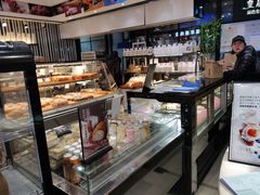 面包甜点陈列柜-皇后西斯汀饼店(文化路店)
