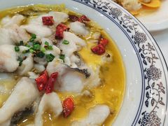 招牌酸菜鱼-东江渔村·古典园林·30年粤菜老字号(太和店)