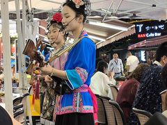 -刘姐啤酒鱼民族演艺餐厅(西街总店)