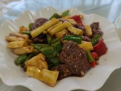 莲藕尖炒牛肉-思远客家菜馆(巴伐利亚店)