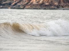 基湖沙滩的海浪-嵊泗基湖沙滩