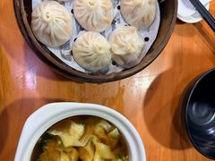 -莱莱小笼·乔艾