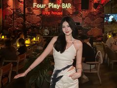 -FOUR PLAY BAR