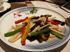 甜椒炒牛肝菌-若蘭慈·无国界素食料理(欢乐海岸店)