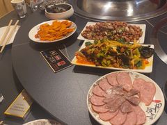 -哈尔滨烧烤·山河村铁锅炖(交大店)