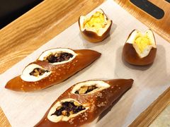 核桃红豆碱水-Dough&Joe团憩(瑞虹天地月亮湾店)