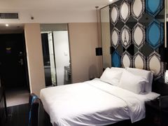 -桔子酒店(深圳东门湖贝地铁站店)