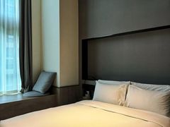 -上海虹桥中心爱琴海亚朵S酒店