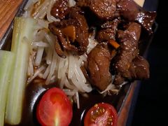 -穹六人间 people 6(岳阳路店)