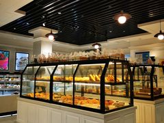 面包甜点陈列柜-红房子西菜馆(淮海中路店)