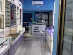 -提一眼镜·蔡司·依视路(小寨店)
