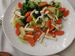 黄油炒时令蔬菜-莫斯科餐厅