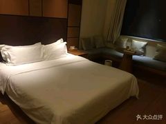-全季酒店(上海徐家汇肇嘉浜路店)