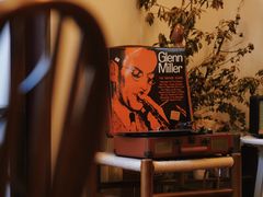 -Café Monson