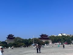 -巴陵广场