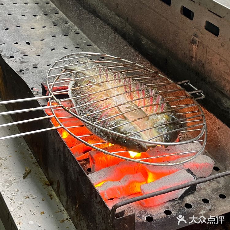 吃烤鱼，还得万州的 | 龙岗万州烤鱼城🐟
