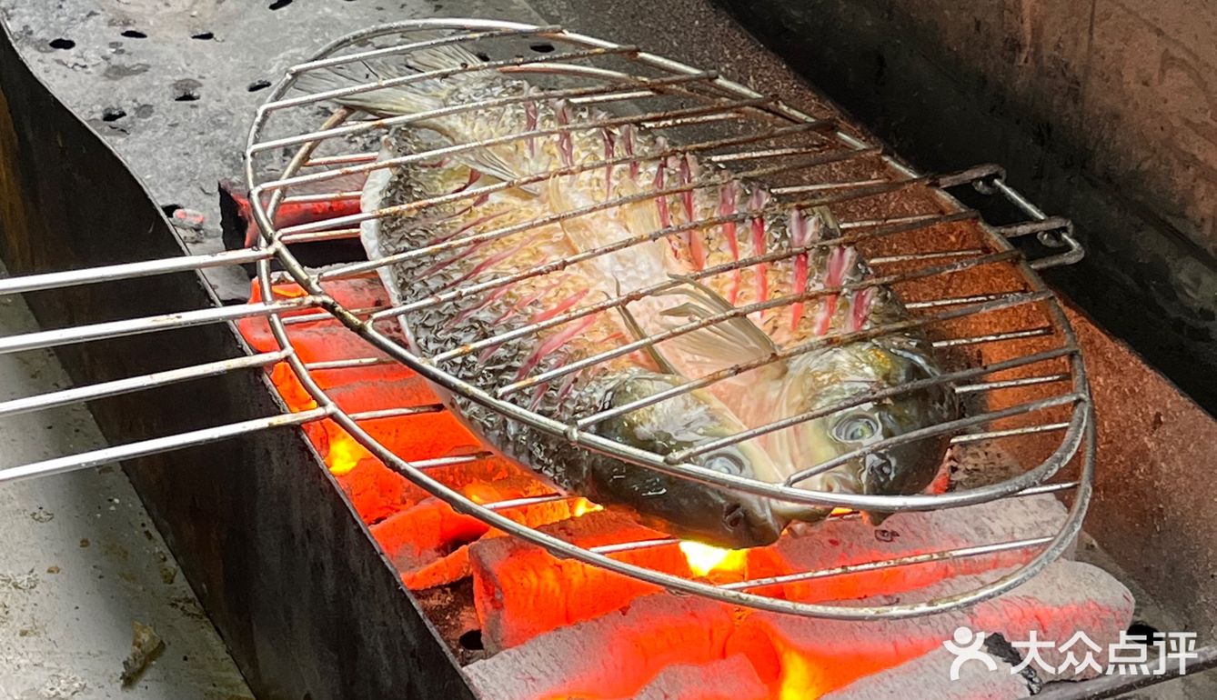 吃烤鱼，还得万州的 | 龙岗万州烤鱼城🐟